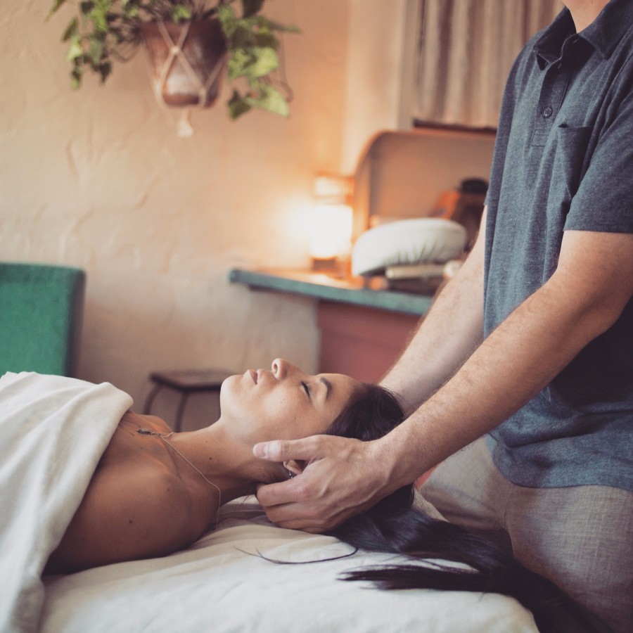 deep tissue massage for the neck